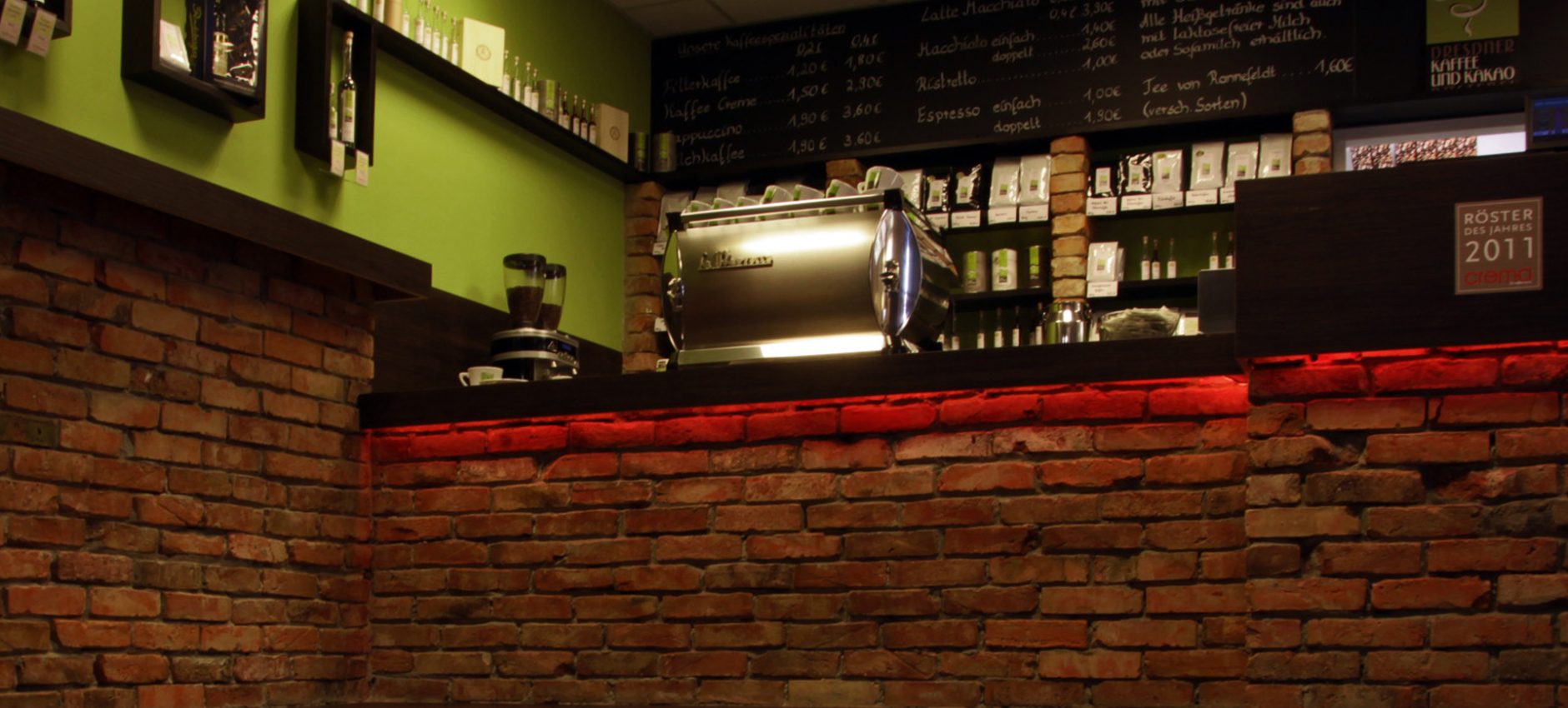 BOKAArchitektru_Ladenbau_Kaffeeroesterei_06.jpg